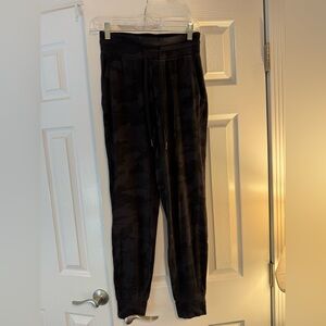 Lululemon joggers for sale!